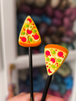 PIZZA - zatyczki na druty