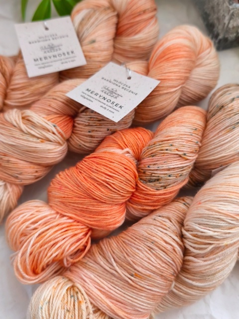 merynosek ręcznie barwiona włóczka merino juleczkownia
