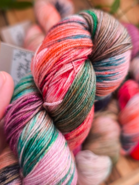 ręcznie barwiona włóczka juleczkownia