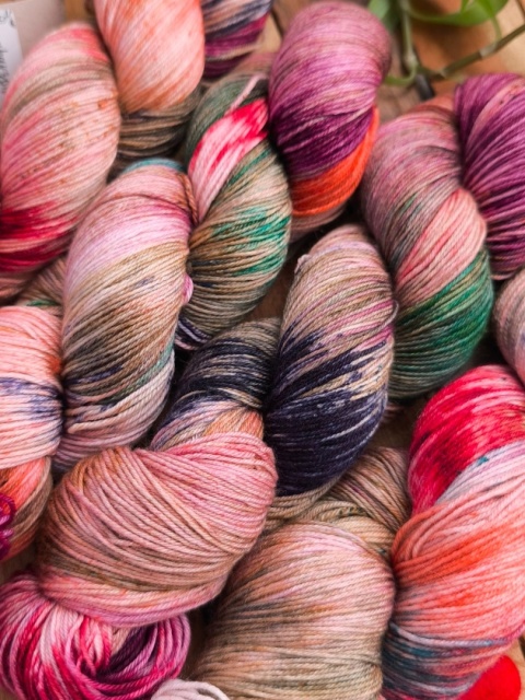 ręcznie barwiona włóczka juleczkownia