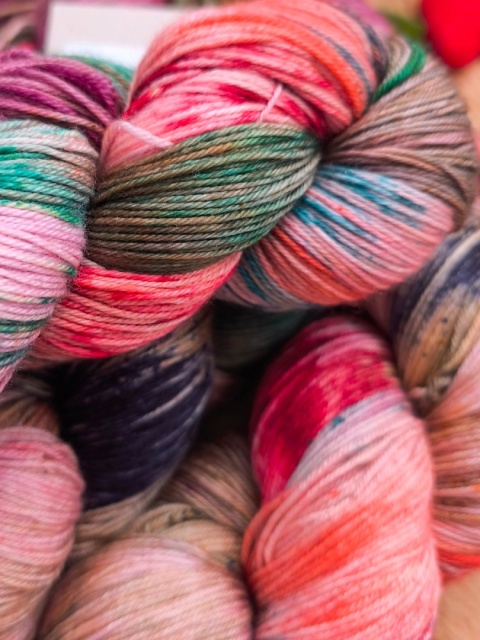 ręcznie barwiona włóczka juleczkownia