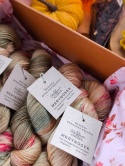 pudełko jesieniary ręcznie barwiona włóczka merino