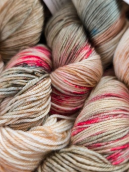 pudełko jesieniary ręcznie barwiona włóczka merino