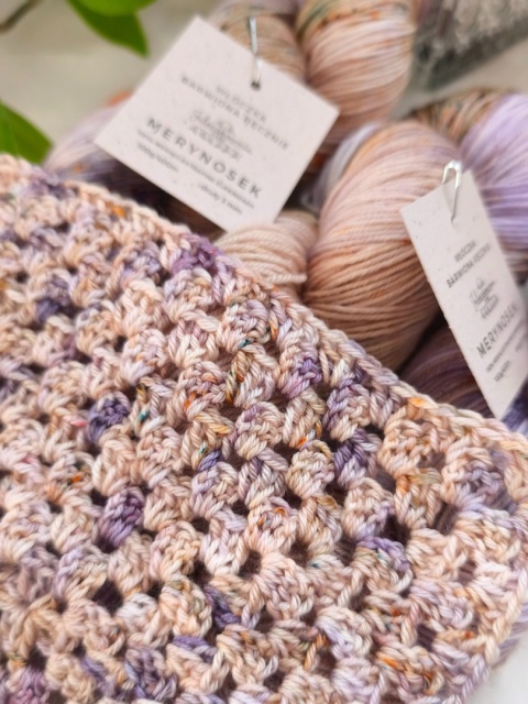 merynosek ręcznie barwiona włóczka merino juleczkownia