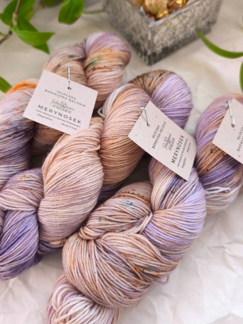 merynosek ręcznie barwiona włóczka merino juleczkownia