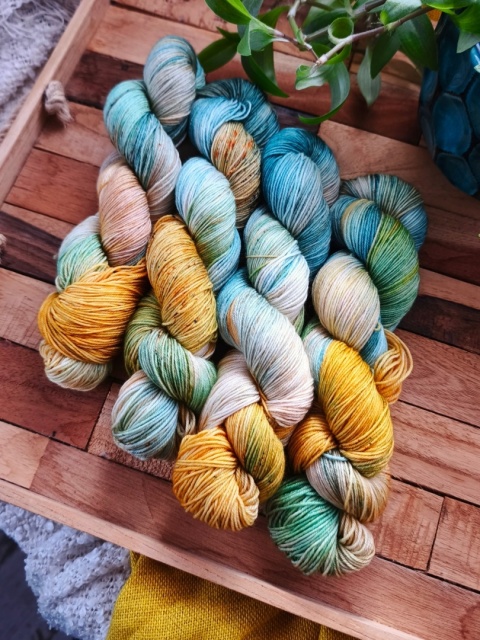merynosek ręcznie barwiona wełna merino juleczkownia