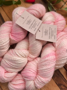 ręcznie barwiona włóczka juleczkownia