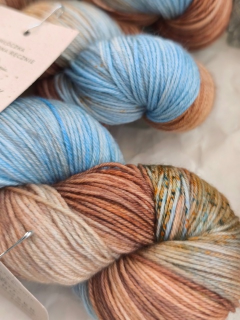 merynosek ręcznie barwiona włóczka merino juleczkownia