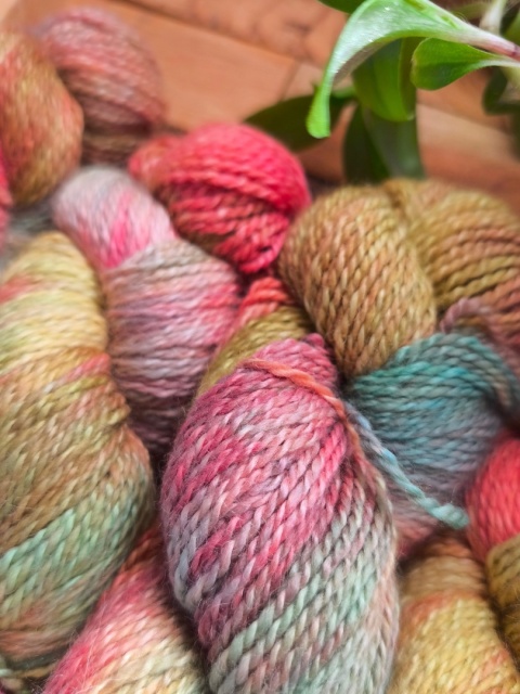 celebrytka ręcznie barwiona włóczka juleczkownia