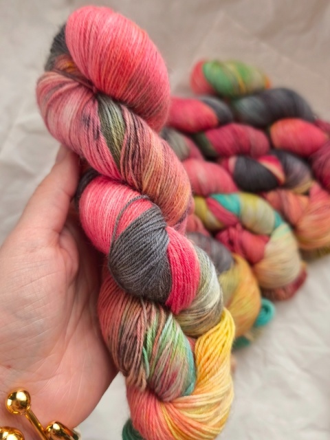 milunia ręcznie barwiona włóczka juleczkownia