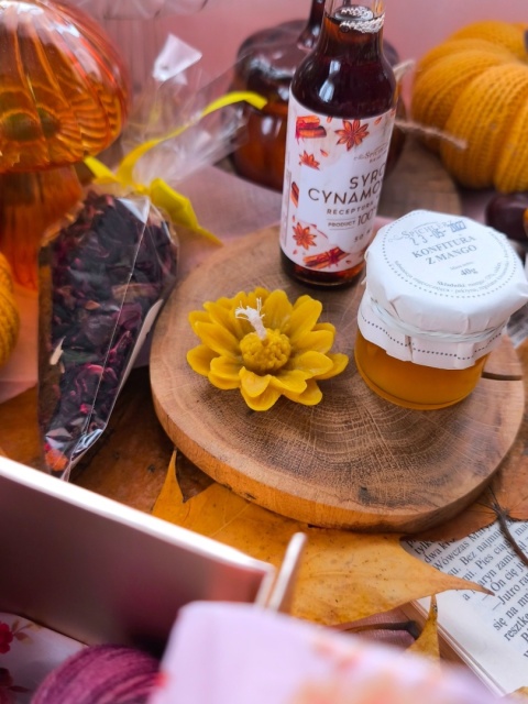 pudełko jesieniary ręcznie barwiona włóczka merino