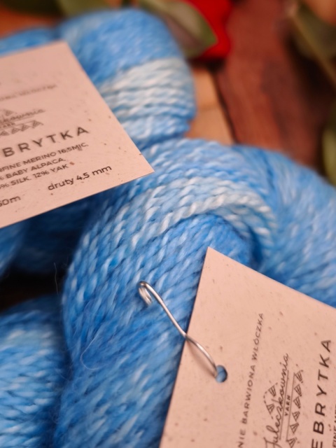 ręcznie barwiona włóczka juleczkownia