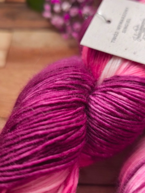 ręcznie barwiona włóczka juleczkownia