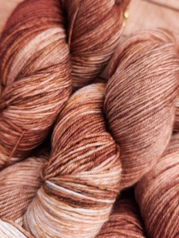 merynosek wełna merino ręcznie barwiona juleczkownia