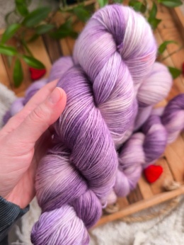 ręcznie barwiona włóczka juleczkownia