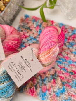 merynosek ręcznie barwiona włóczka merino juleczkownia