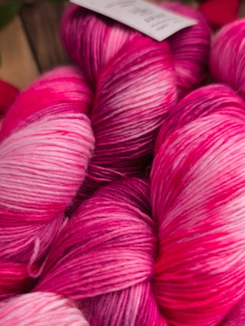 ręcznie barwiona włóczka juleczkownia