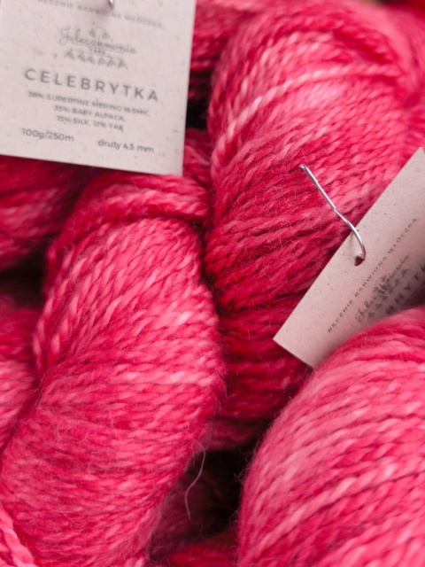 ręcznie barwiona włóczka juleczkownia