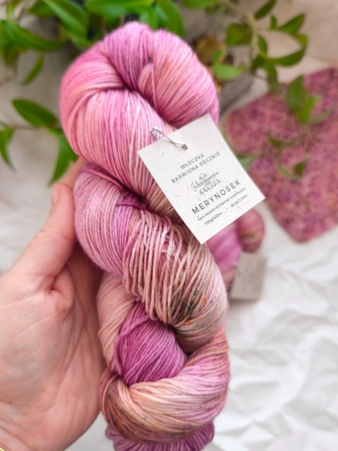 merynosek ręcznie barwiona włóczka merino juleczkownia