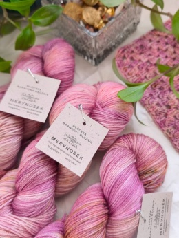 merynosek ręcznie barwiona włóczka merino juleczkownia