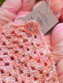 merynosek ręcznie barwiona włóczka merino juleczkownia