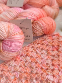 merynosek ręcznie barwiona włóczka merino juleczkownia