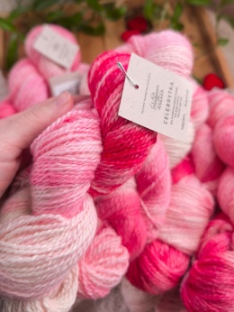 ręcznie barwiona włóczka juleczkownia