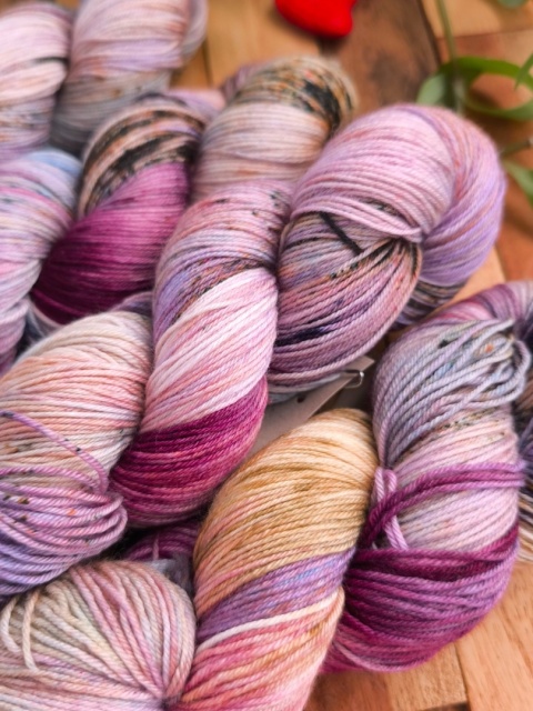 ręcznie barwiona włóczka juleczkownia