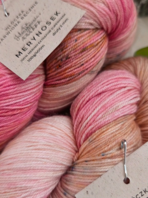 merynosek ręcznie barwiona włóczka merino juleczkownia