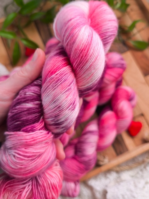 ręcznie barwiona włóczka juleczkownia