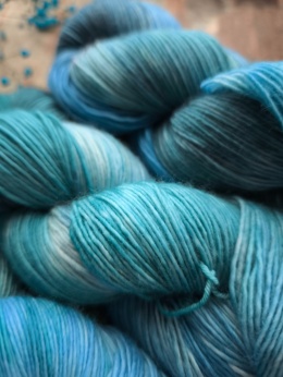 ręcznie barwione merino