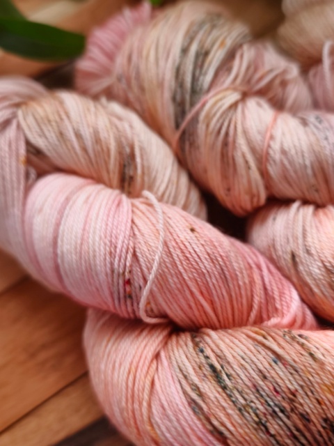 merynosek ręcznie barwiona wełna merino juleczkownia