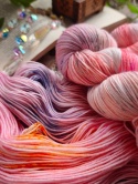ręcznie barwiona włóczka fantasy yarn juleczkownia