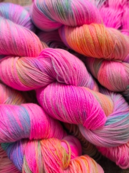 ręcznie barwiona włóczka fantasy yarn juleczkownia