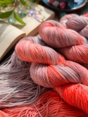 ręcznie barwiona włóczka fantasy yarn juleczkownia